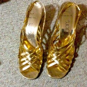 Bright Gold Shoes by Options from Italy size 7.5